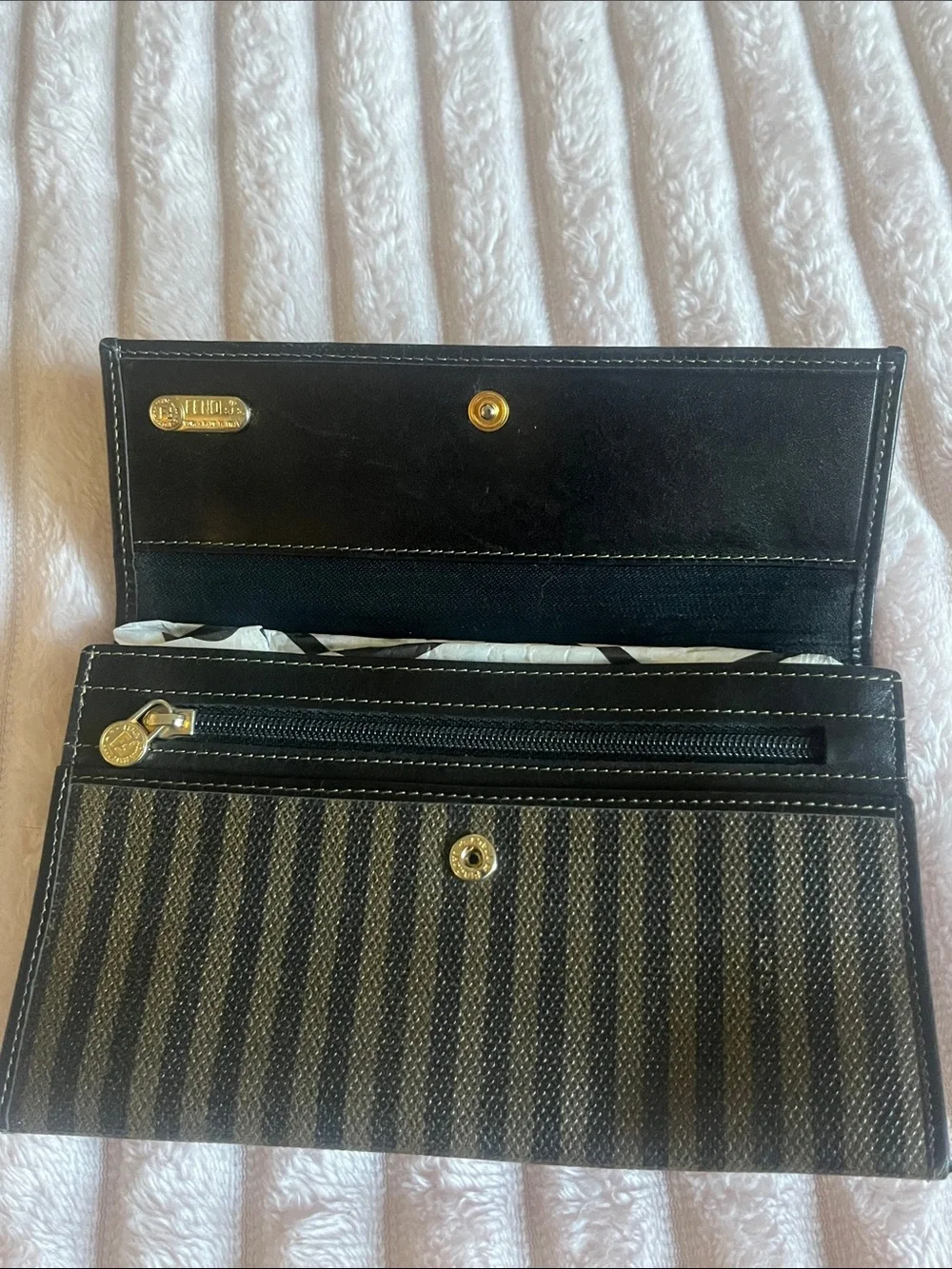 FENDI Vintage Striped Logo Wallet in Nero
